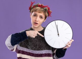 Часы показывают 10:01: что это значит?