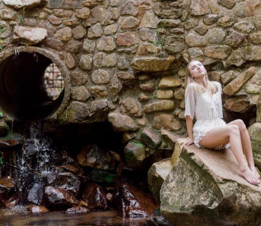 11 дом в Водолее у женщин