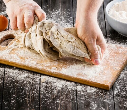 Рецепт слоеного дрожжевого теста с творогом