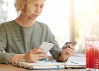 Как снять деньги с номера телефона Тинькофф