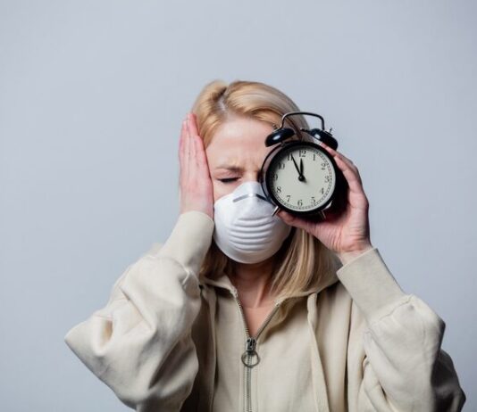 Чихание в среду: народные приметы и суеверия