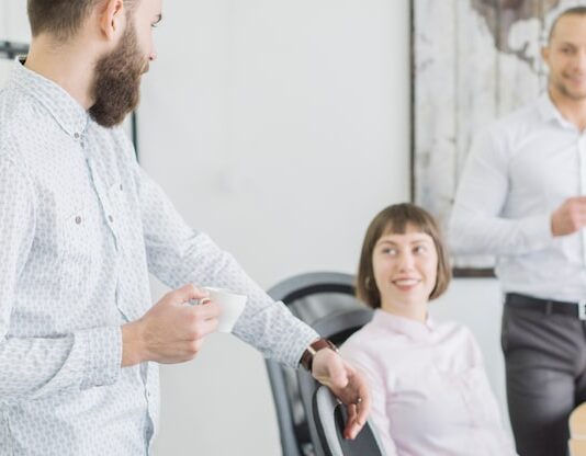 Прощание с коллегой: последние слова перед уходом