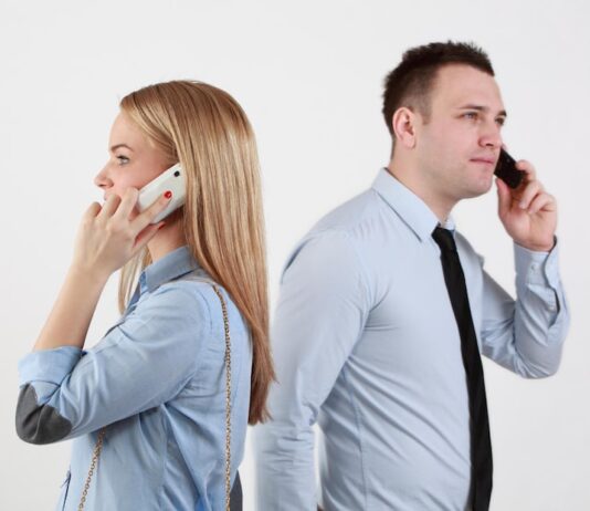 Проблема слышимости собеседника на громкой связи