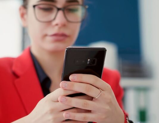 Изменение имени в Zoom на телефоне