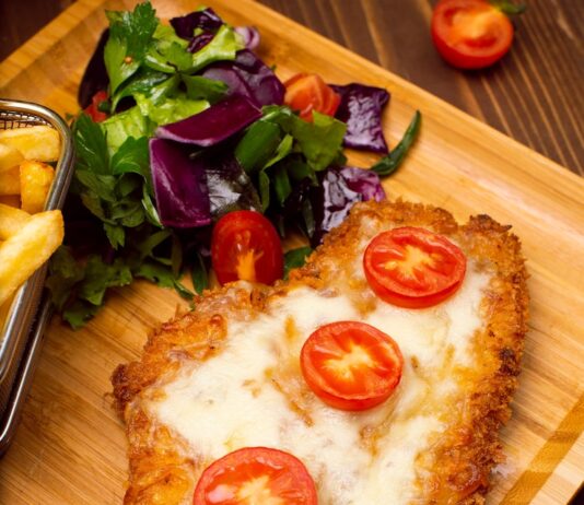 Куриная грудка в кляре с сыром