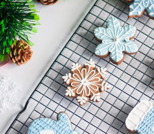 Снежинка крючком: схема и описание для начинающих