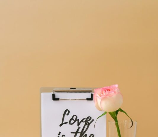 Красивый статус для женщины со смыслом