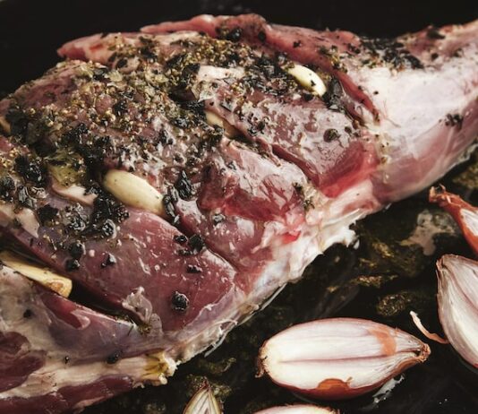 Баранья нога в фольге в духовке