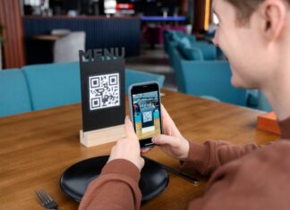 Вход в Кинопоиск по QR-коду на телевизоре