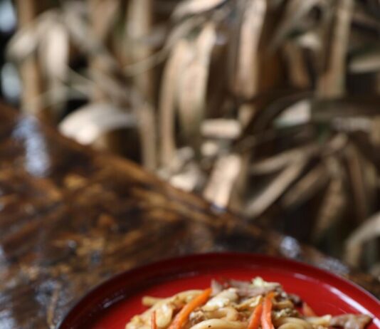 Корейская морковь и шампиньоны в аппетитном салате