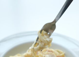 Паста с креветками в сливочно-сырном соусе