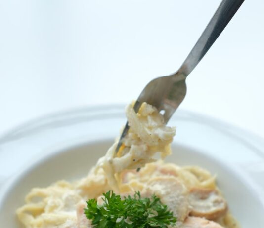 Паста с креветками в сливочно-сырном соусе