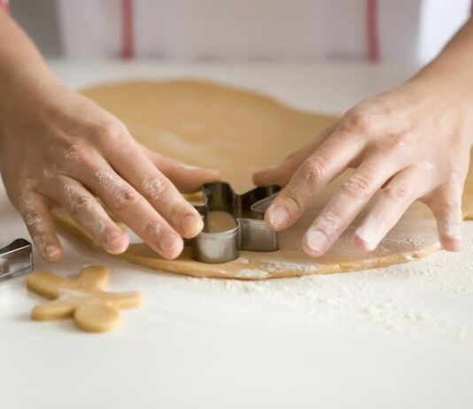 Смазывать ли форму для песочного теста?