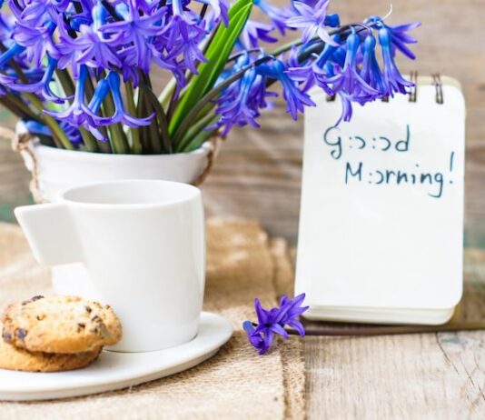 Как оригинально поздравить девушку с добрым утром