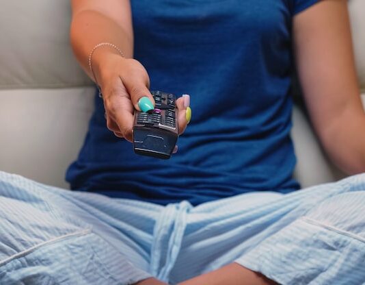 Включение Miracast на телевизоре Dexp