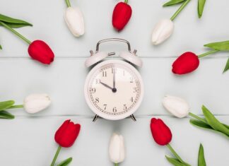 Число 08:08 и его значение в любви