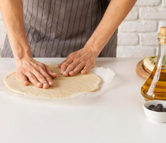 Тесто на пиццу без дрожжей: простой рецепт