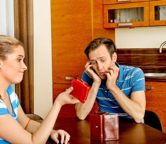 Как написать бывшему парню, чтобы его задело