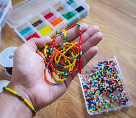 Изготовление браслета из резинок на станке