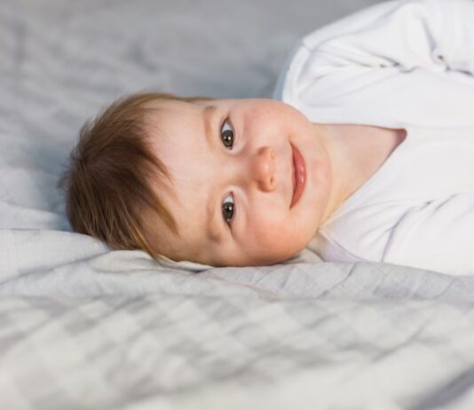 Ребенок с голубыми глазами во сне: толкование