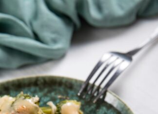 Равиоли с креветками в сливочном соусе