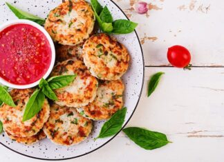 Котлеты из куриного фарша с манкой: рецепт