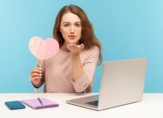 Как оригинально поинтересоваться самочувствием девушки