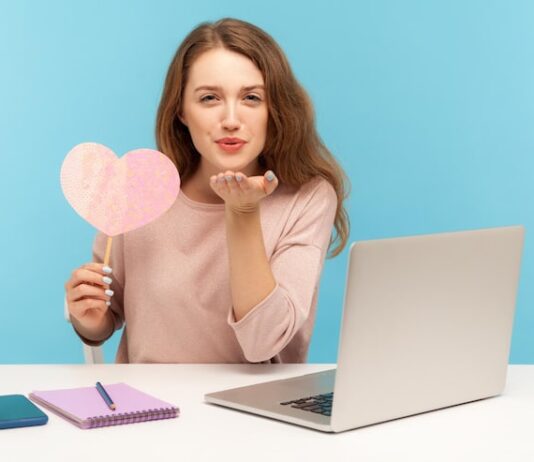 Как оригинально поинтересоваться самочувствием девушки