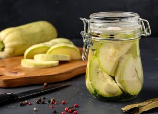Маринованные кабачки на зиму: простой рецепт в банках