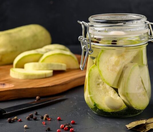 Маринованные кабачки на зиму: простой рецепт в банках