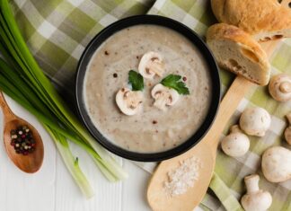 Грибной суп с плавленым сыром и сливками