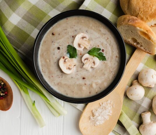 Грибной суп с плавленым сыром и сливками