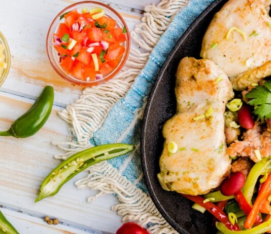 Курица с солеными огурцами: рецепт обжорки