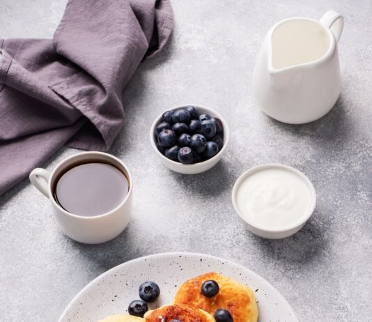 Пышные оладьи на прокисшем молоке