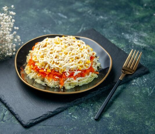 Морковный салат с плавленым сыром