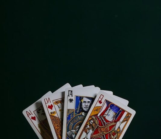 Туз Кубков Таро: Сочетание с другими картами