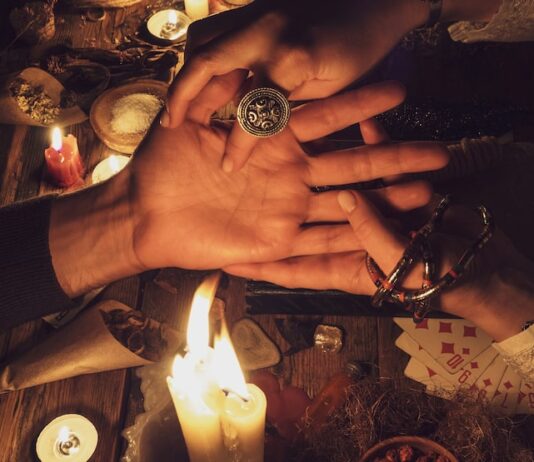 Расшифровка карты 9 Пентаклей Таро: чувства мужчины