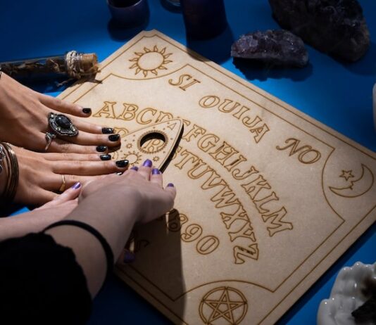 Значение 6 Мечей в Таро: Да или Нет