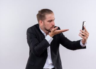 Как оригинально подписать мужа в телефоне