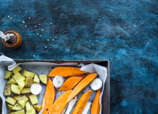 Рыба с картофелем в духовке: простой рецепт