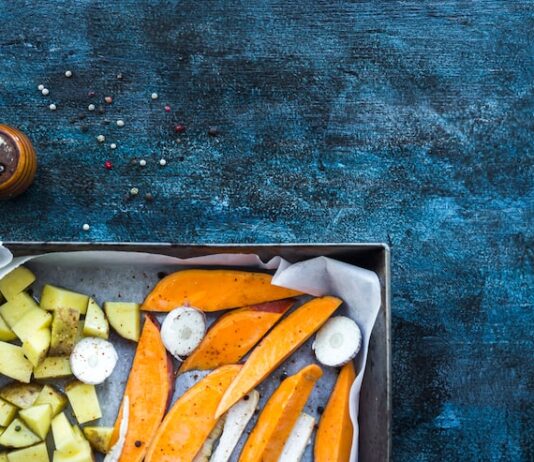 Рыба с картофелем в духовке: простой рецепт