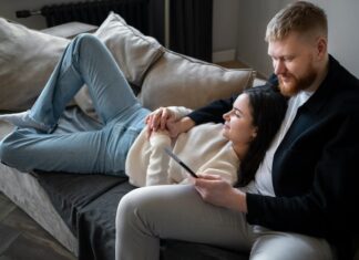 Сны об изменах мужа: что ждет беременную жену?