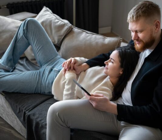 Сны об изменах мужа: что ждет беременную жену?