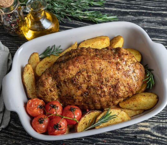 Куриное филе бедра запечено в духовке