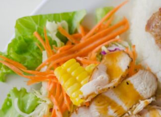 Ананасово-куриный салат