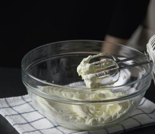 Взбитые сливки: рецепт в домашних условиях