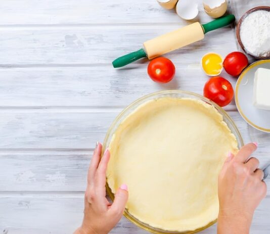 Тесто для заливного пирога на кефире