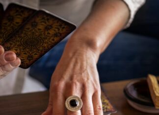 Император и 10 кубков: сочетание в Таро