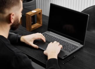 Сделайте охлаждающую подставку для ноутбука своими руками