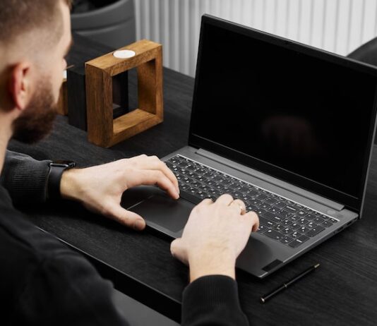 Сделайте охлаждающую подставку для ноутбука своими руками